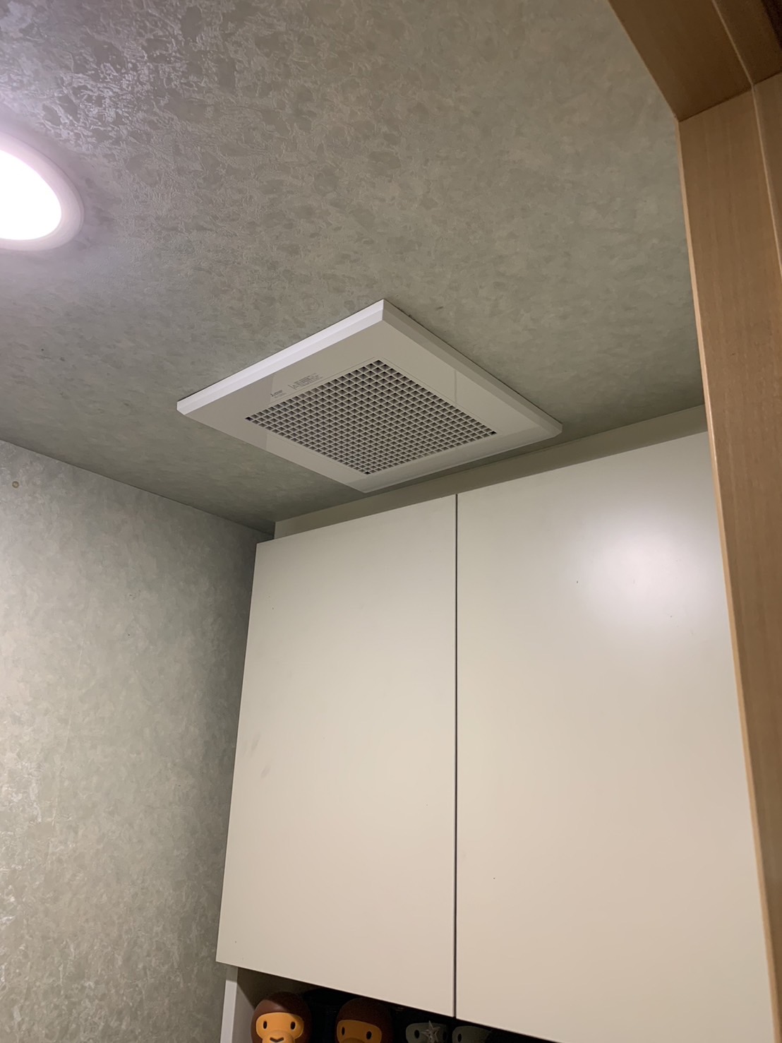 横浜市にお住まいのS様邸で行われた換気扇の取替工事についてご紹介します。